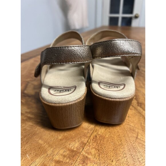 Dansko Woman’s 40 US 10 gold leather Shari Chunky platform sandals hook loop - Picture 9 of 9